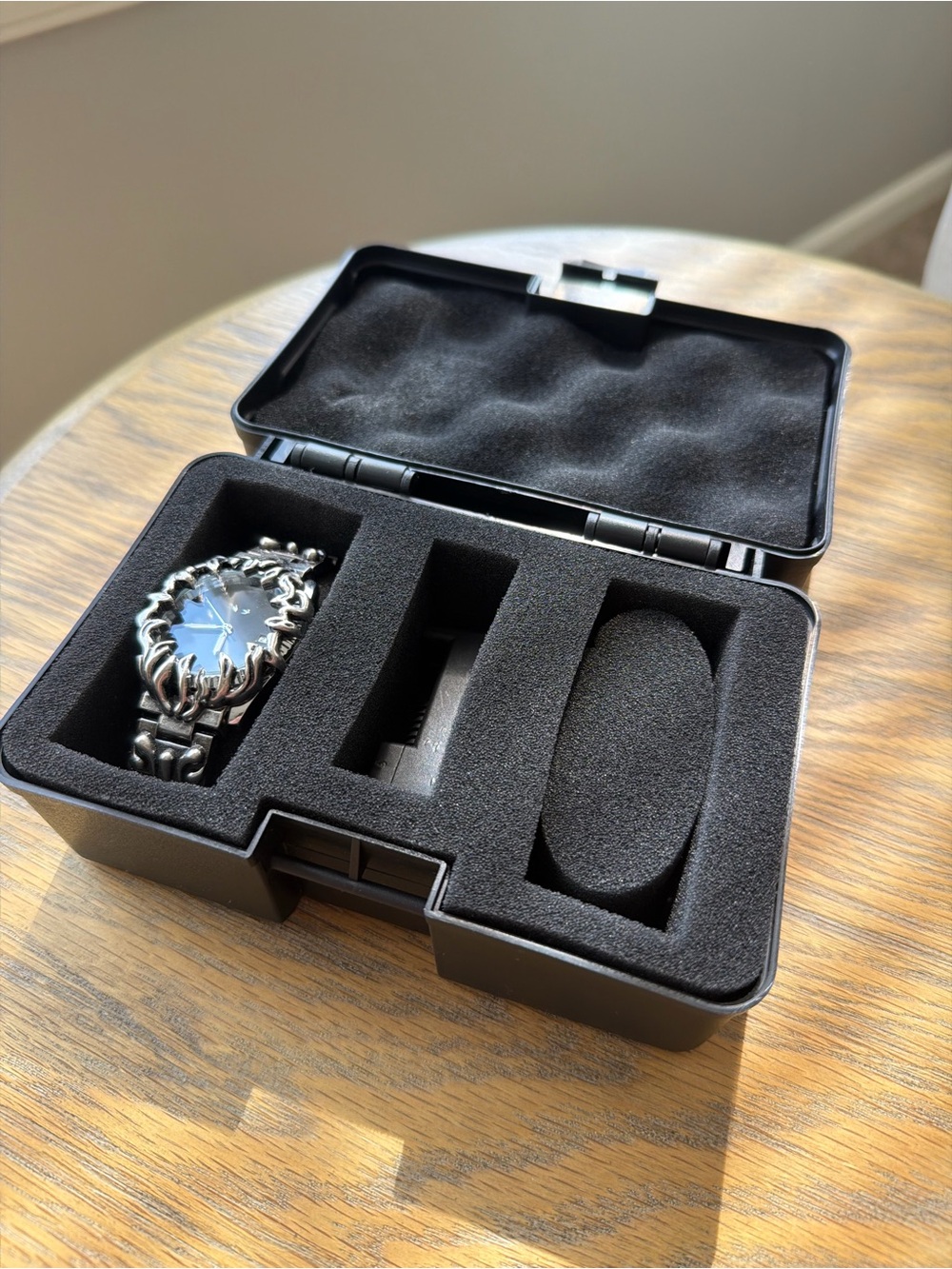 Alabaster Watch - Picture 2 of 4